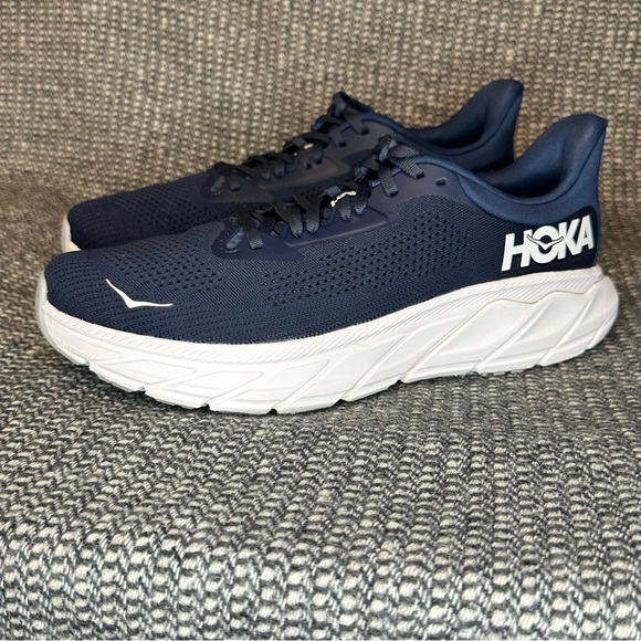 Hoka Arahi 7 Navy Blue and White Lightweight Running Shoes - Picture 8 of 9